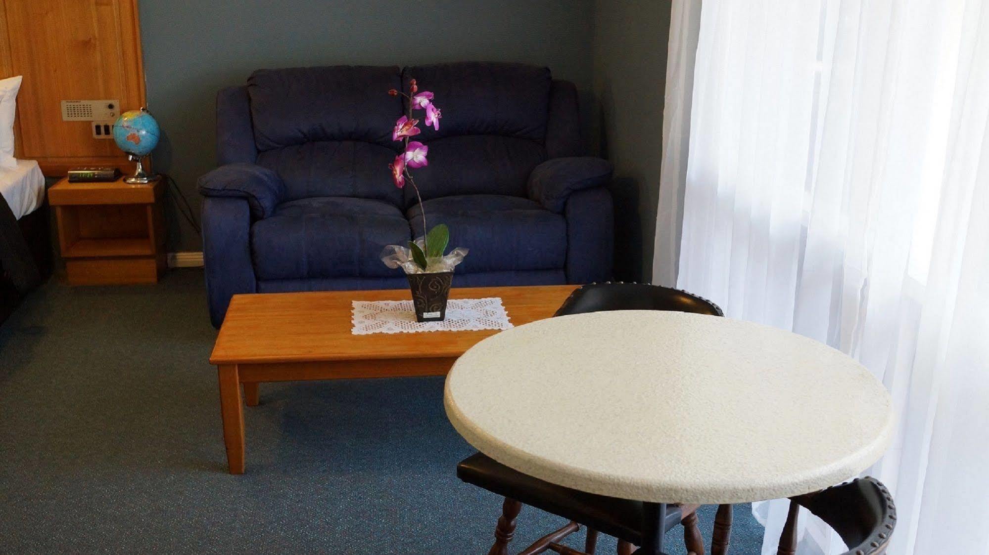 Golden Leaf Motel 4*