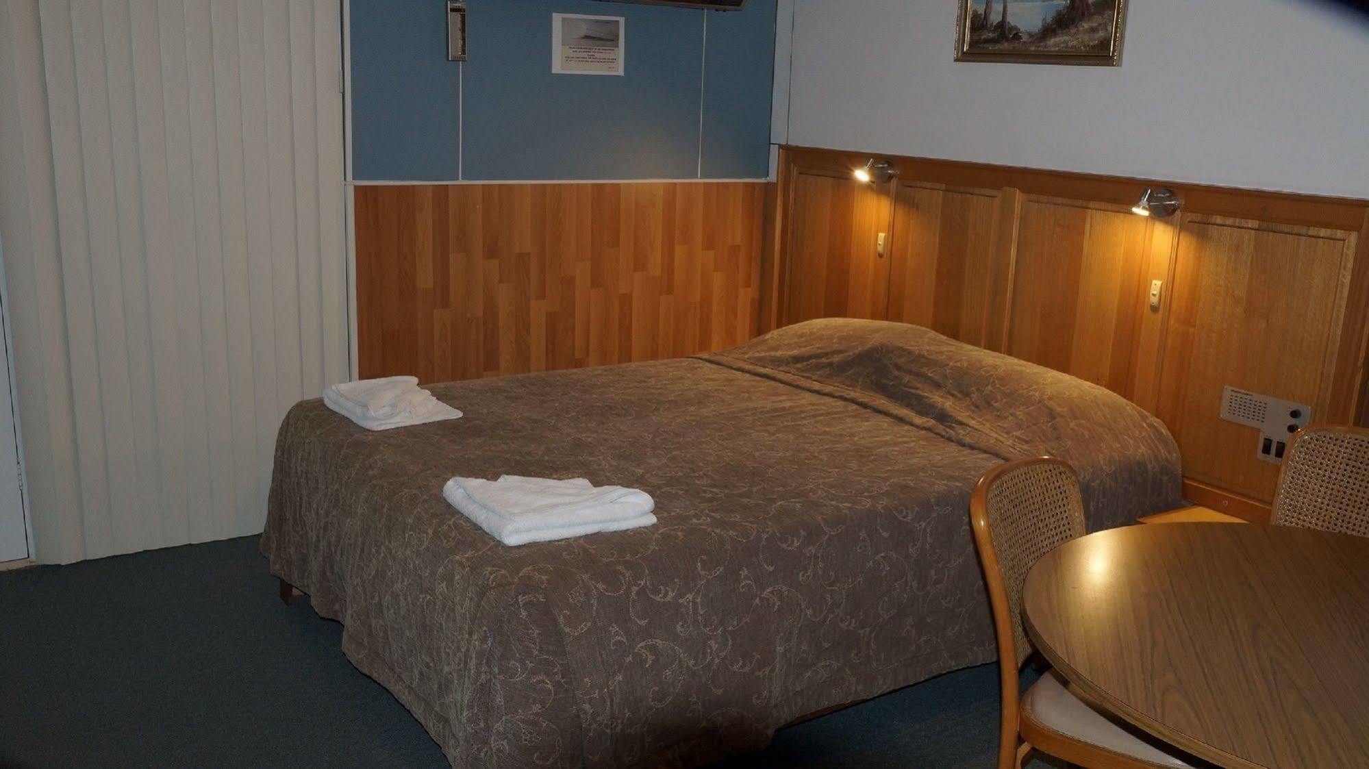 Golden Leaf Motel